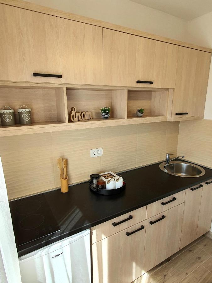 Family Apartments Bar Extérieur photo